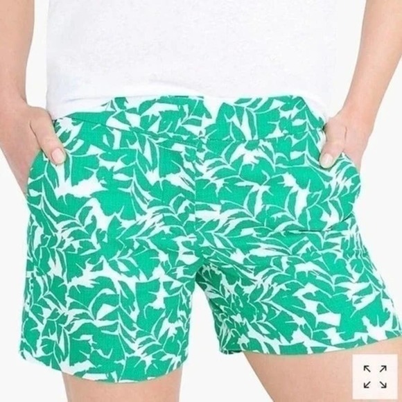 J. Crew Women Sz 0 Green White Leaf Tropical Print Shorts Preppy Boho Summer - Picture 1 of 8